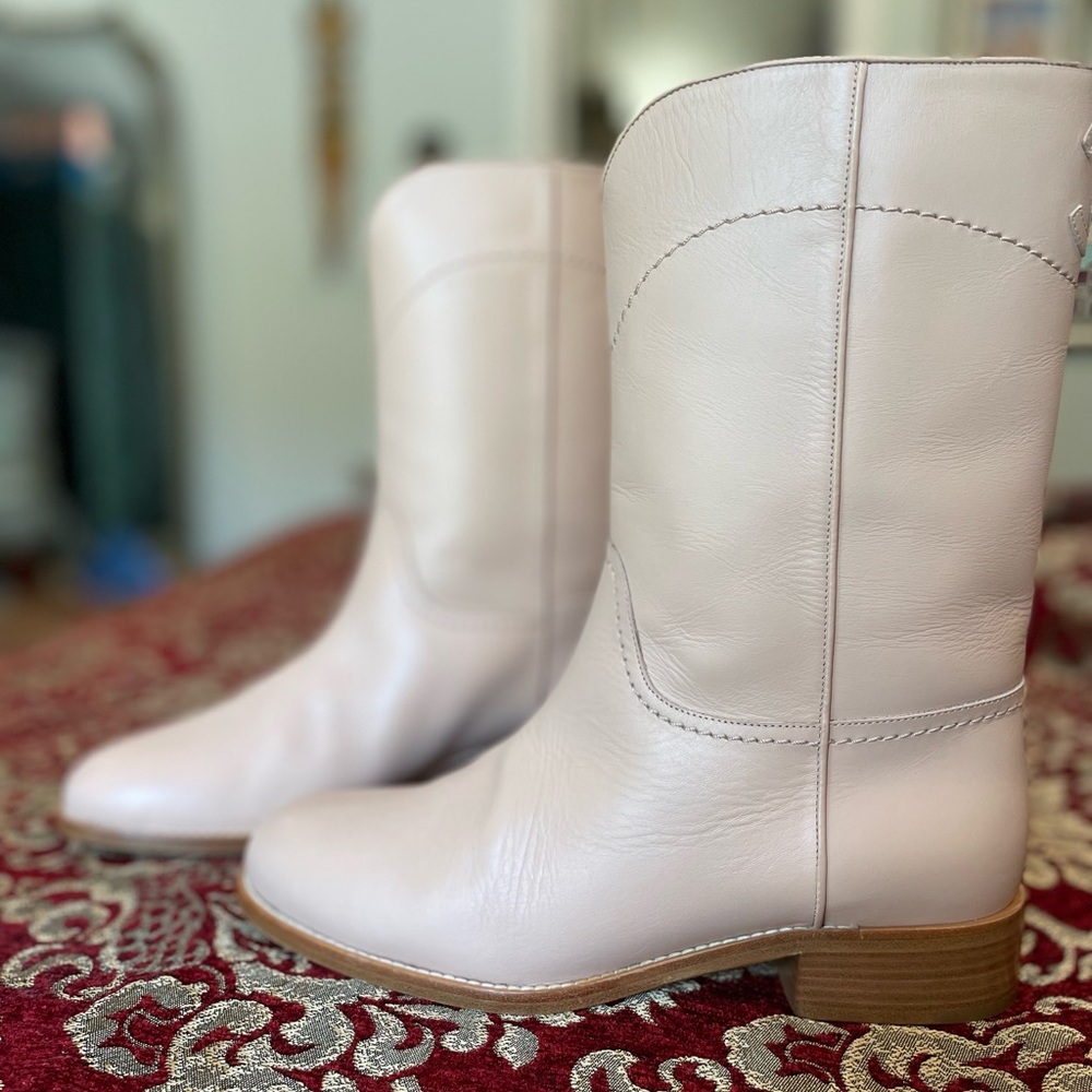 Chanel Cream Heeled Boots - Picture 3 of 7
